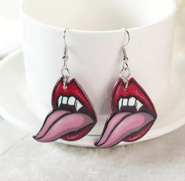 Vampire lips earrings