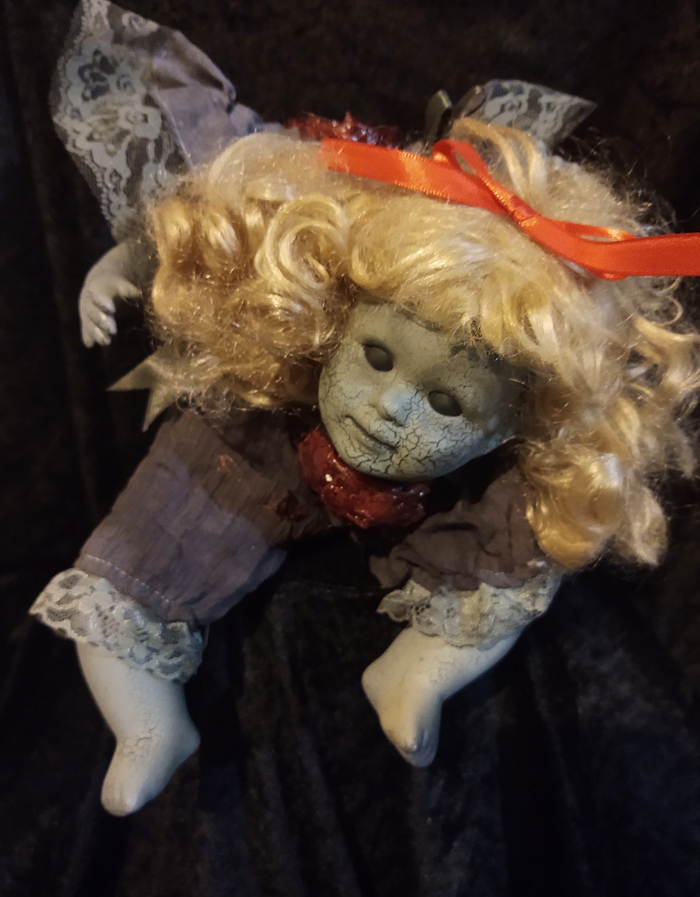 Alice (glow in the dark)