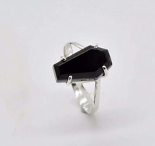 Load image into Gallery viewer, Black stone coffin ring

